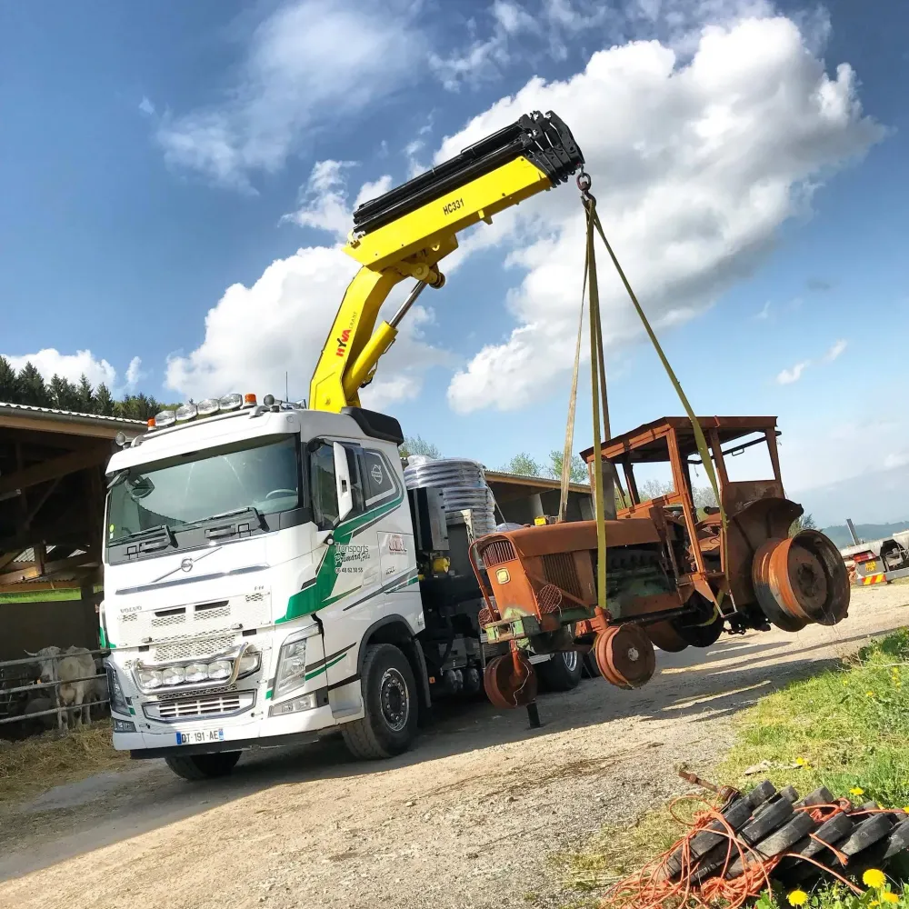 Camion grue près de Moirans